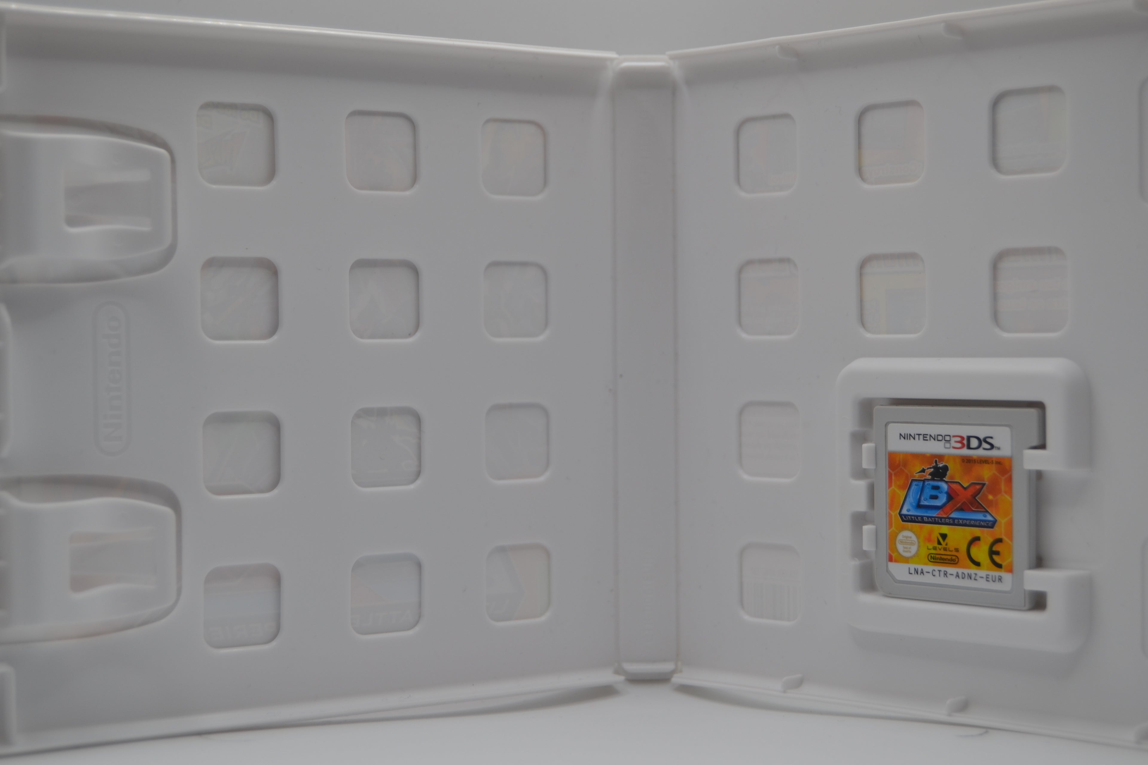 Little Battlers Experience Nintendo 3DS juego + caja PAL ESP - Estado excelente