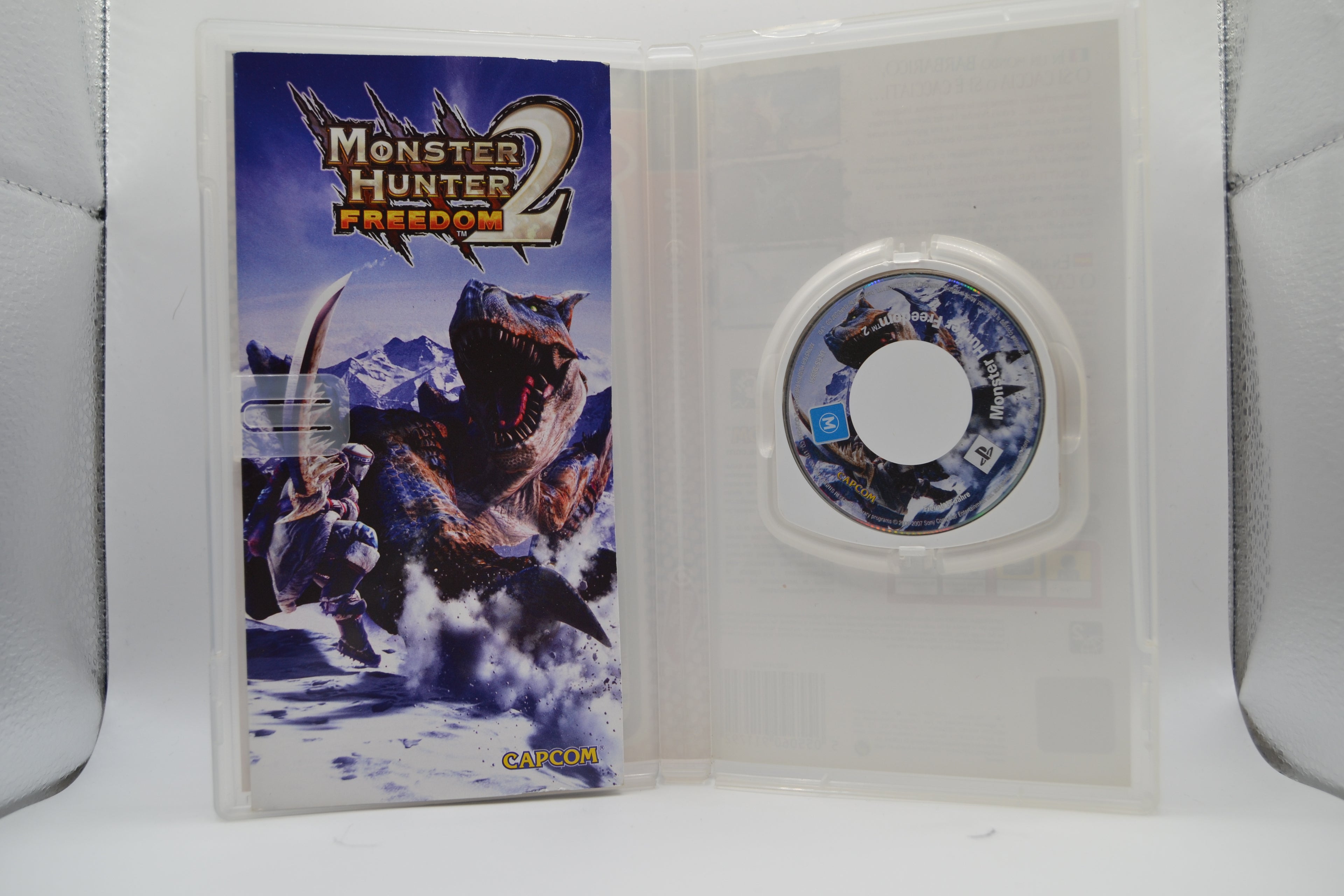Monster Hunter Freedom 2 Essentials PlayStation Portable completo PAL ESP - Estado cuidado