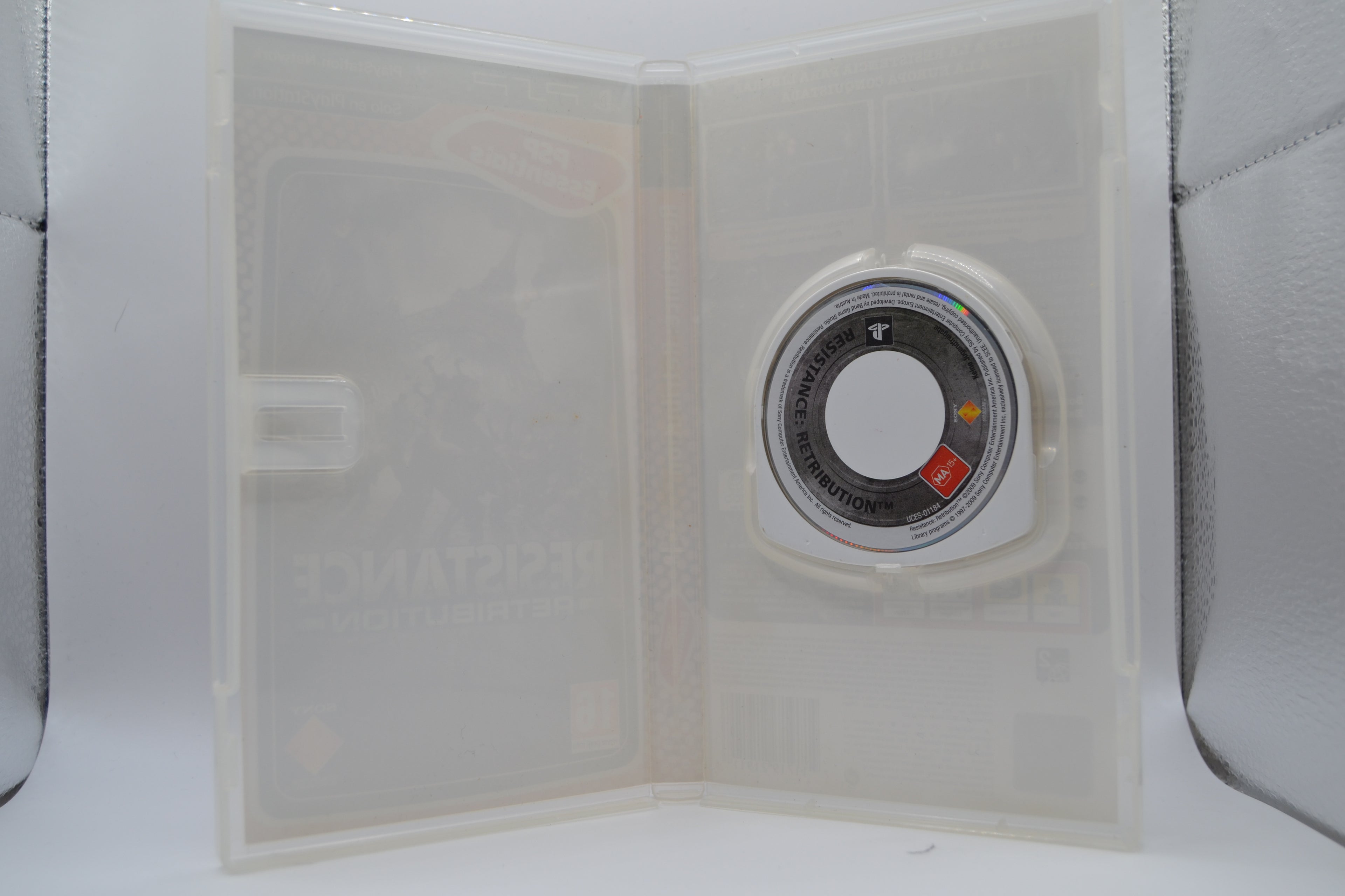 Resistance Retribution Essentials PlayStation Portable juego + caja PAL ESP - Estado básico