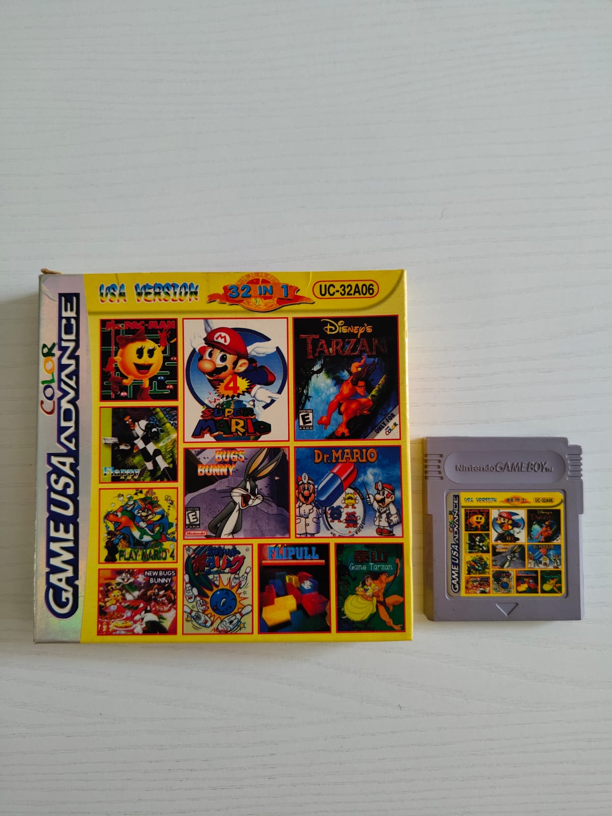 USA Version 32 in 1 UC-32A06 Game Boy Color juego + caja USA / NTSC-U/C - Estado cuidado