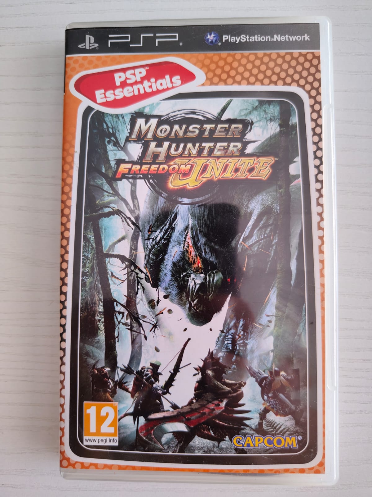 Monster Hunter: Freedom Unite PSP Essentials PlayStation Portable completo PAL ESP - Estado excelente