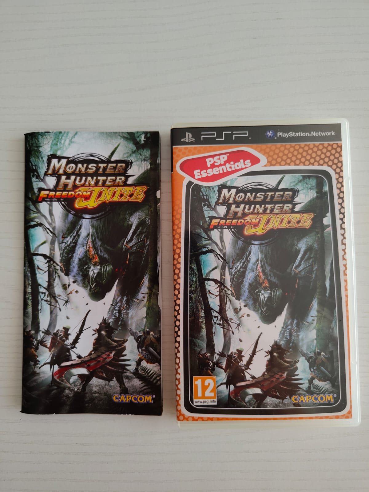 Monster Hunter: Freedom Unite PSP Essentials PlayStation Portable completo PAL ESP - Estado excelente
