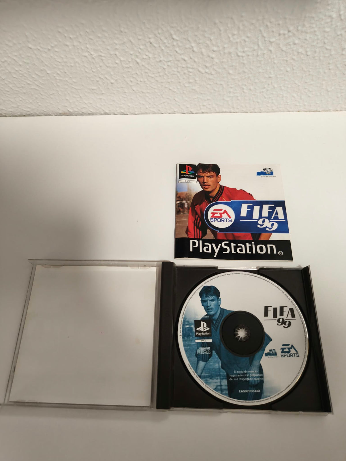 FIFA 99 PlayStation 1 completo PAL ESP - Estado cuidado