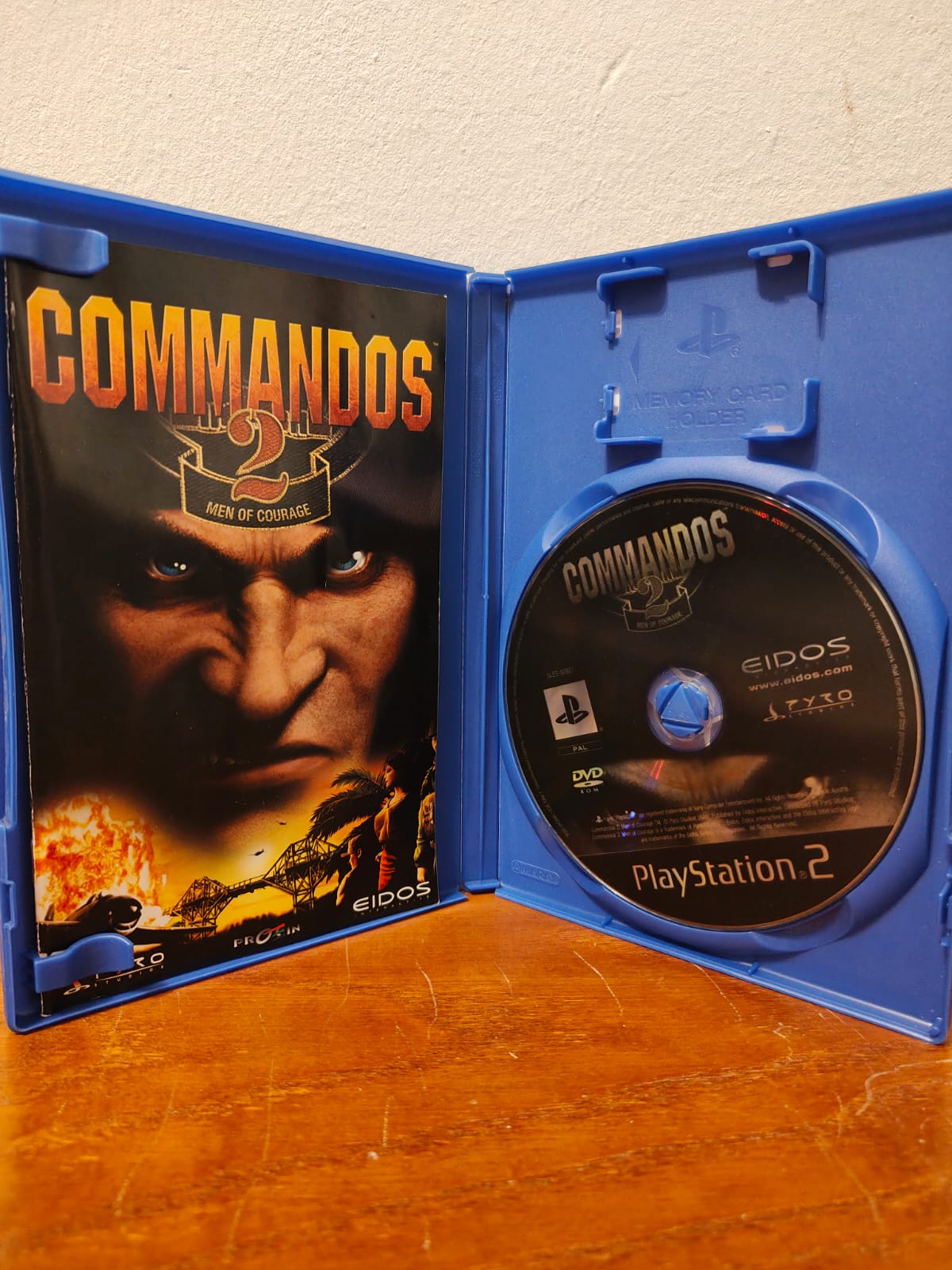 Commandos 2 Men of Courage PlayStation 2 completo PAL ESP - Estado básico